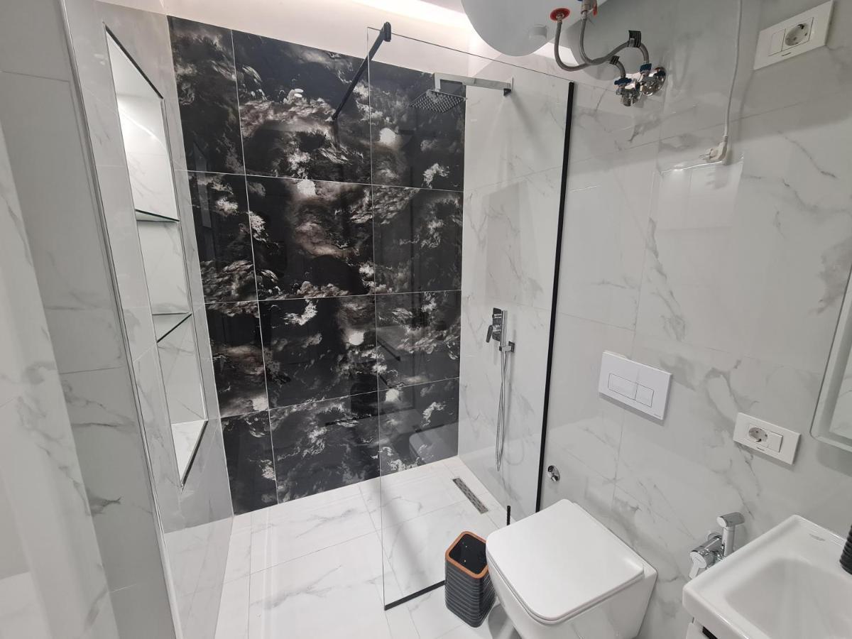 Am Luxury Apartment Тирана Экстерьер фото