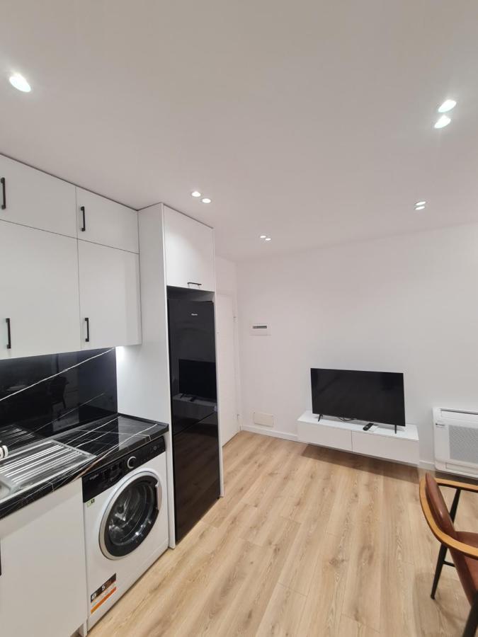 Am Luxury Apartment Тирана Экстерьер фото