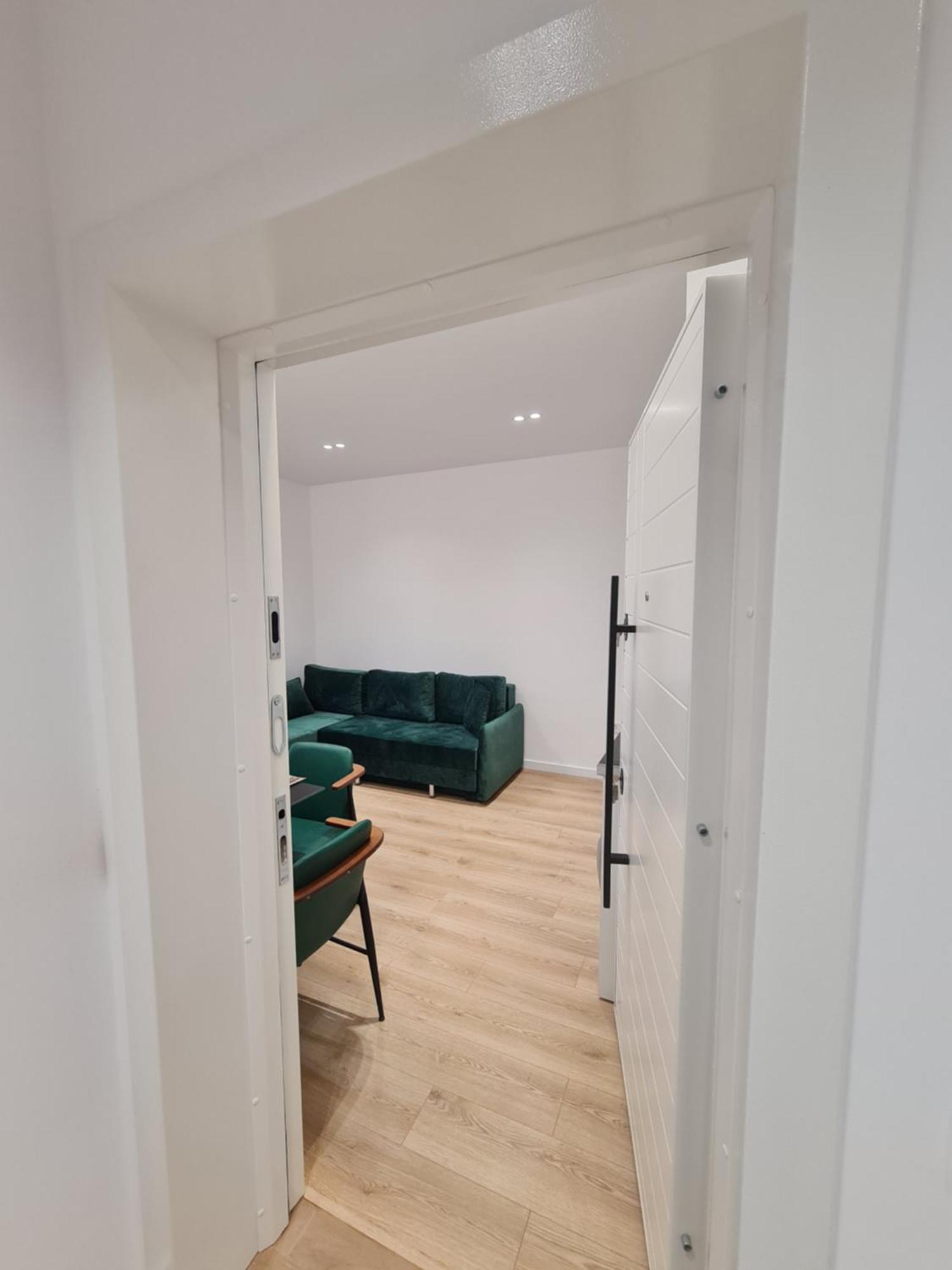 Am Luxury Apartment Тирана Экстерьер фото