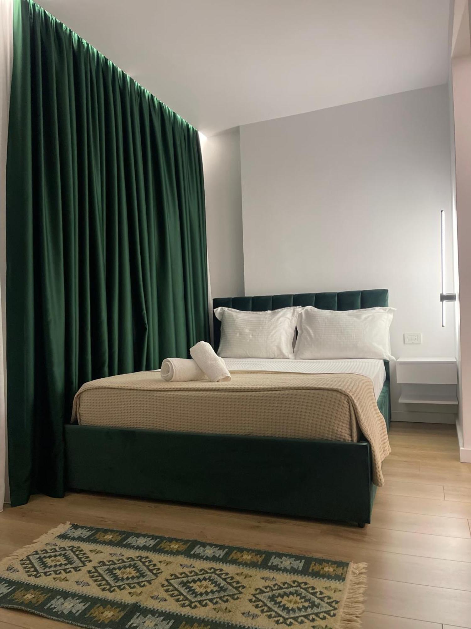 Am Luxury Apartment Тирана Экстерьер фото